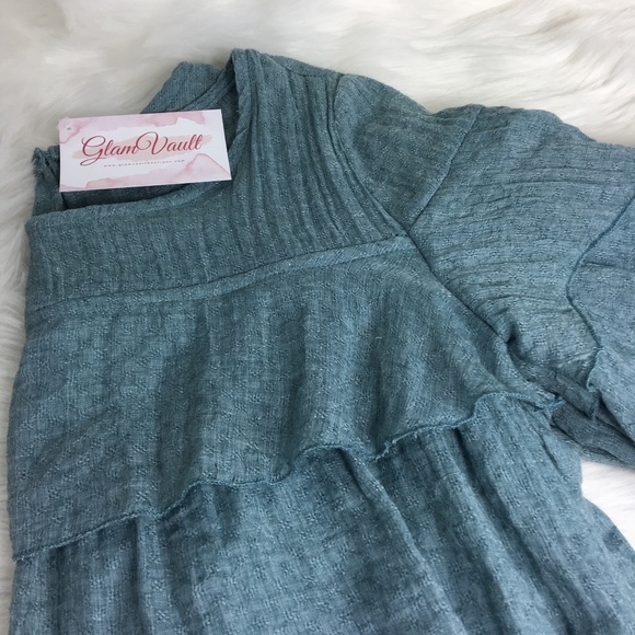 Soft Woven Textured Layered Top - Picture 5 of 7